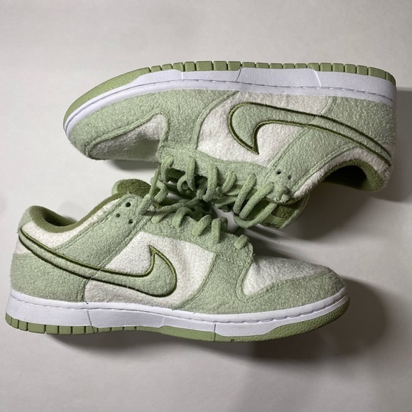 Nike Dunk Low SE - Picture 2 of 8